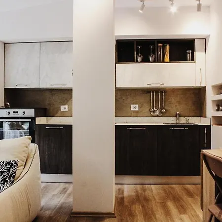 Newly Renovated, 1-bedroom House *