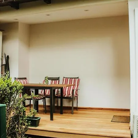 Ivy Lalzi Bay 公寓 *